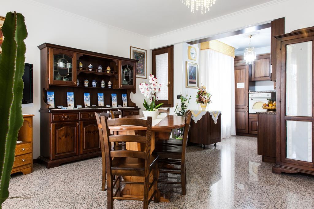 Affittacamere Acquamarina Oristano Exterior photo